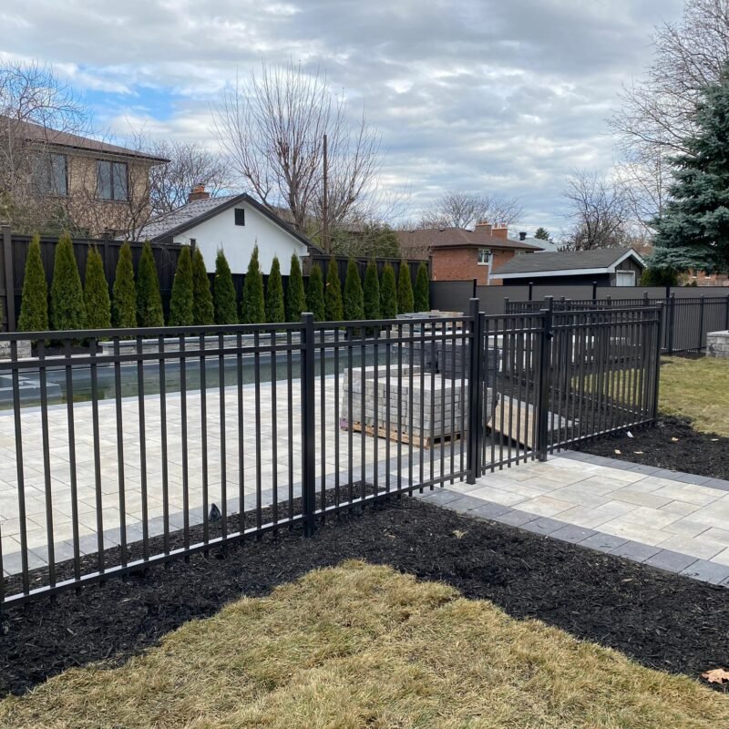 aluminum picket fencing canada
